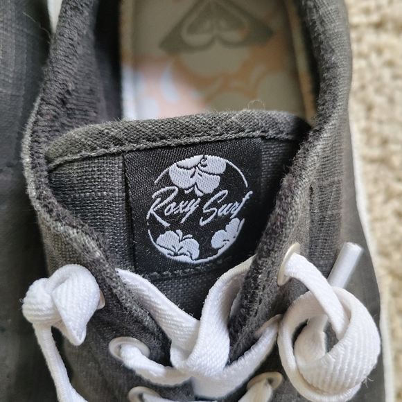 Roxy Surf Slip-On Sneaker sz 8.5 Dark Charcoal Grayblack - Picture 7 of 7